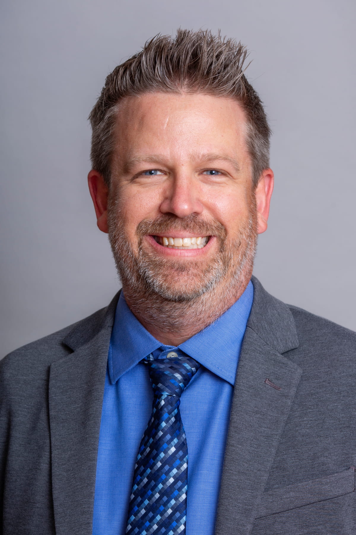 A photo of Christopher King.