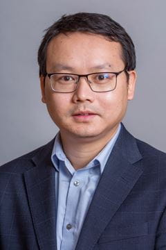 A photo of Shijie Liu.