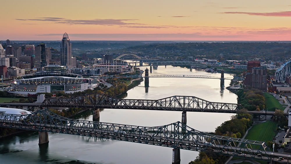 Ohio river flowing between Cincinnati and Covington.