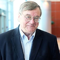 Arnold Strauss, MD