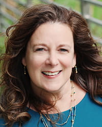 A photo of Tara Weidner.