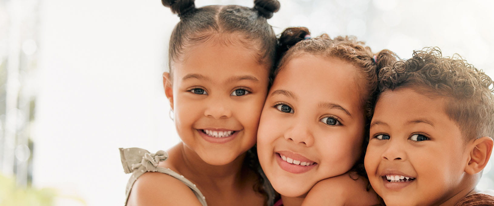 kids hug