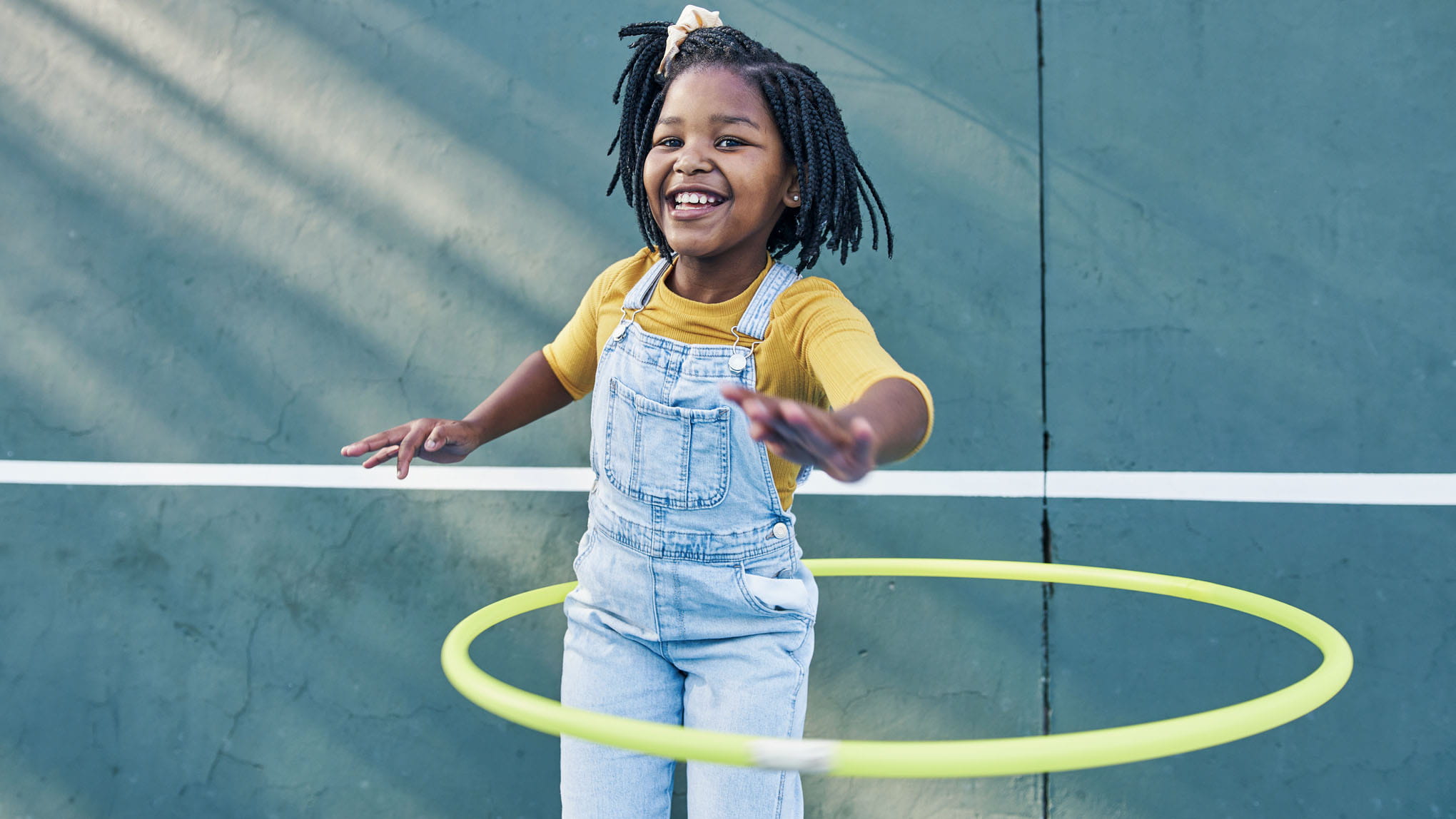 girl hula hoop