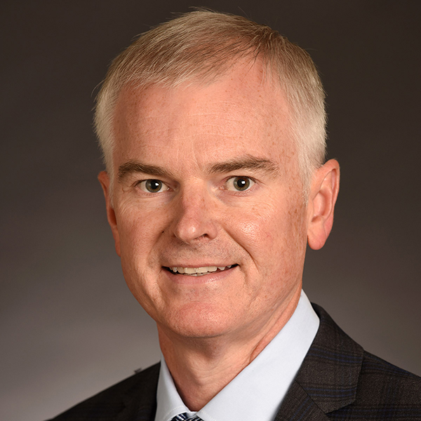 A photo of W. Robert DeFoor.