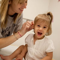 services-callout-200x-doc-girl